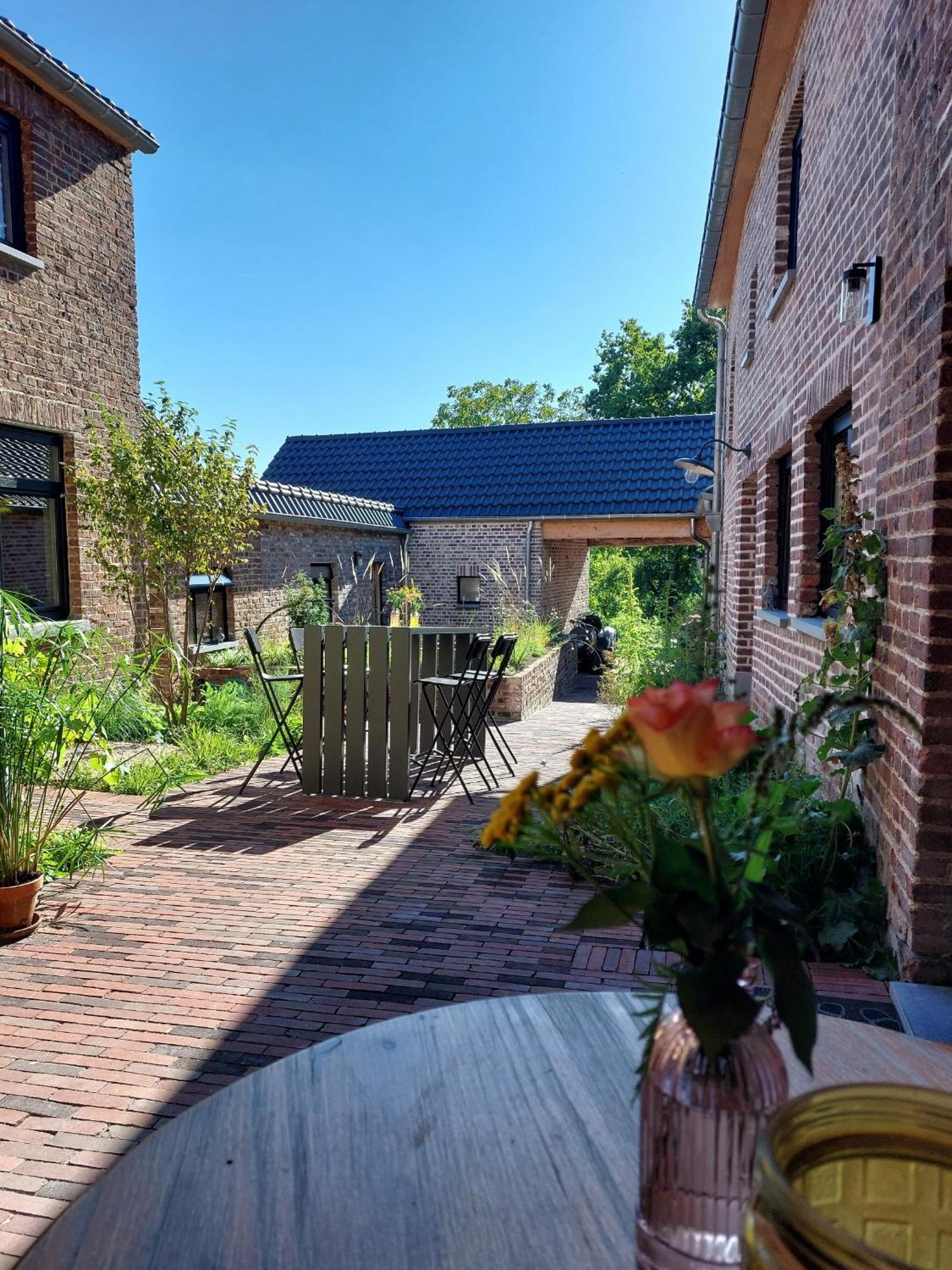 Boerderaaj Bed & Breakfast Bilzen Exterior photo